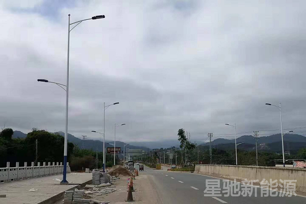 农村太阳能路灯多少钱厂家